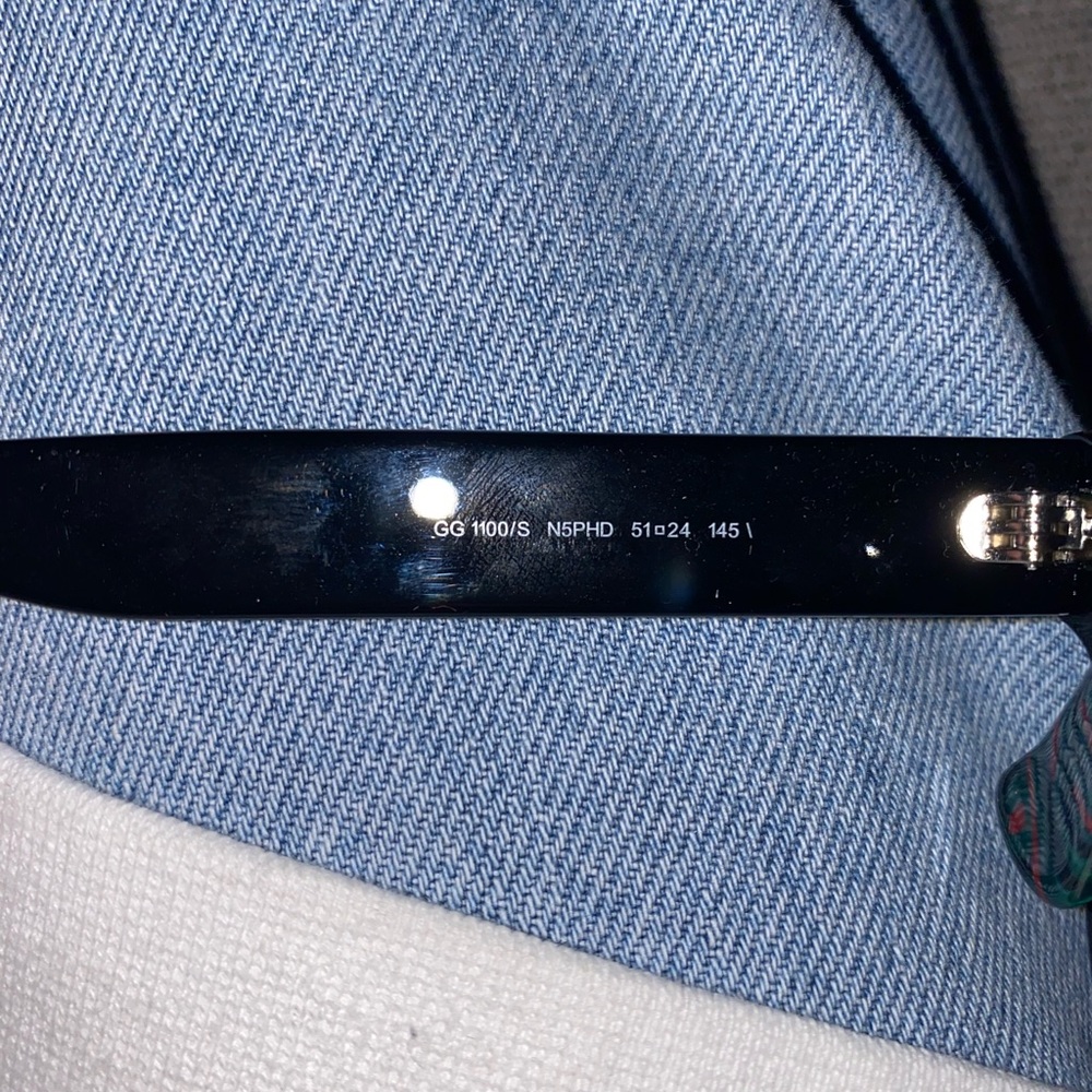 Gucci Black Sunglasses - Picture 5 of 5